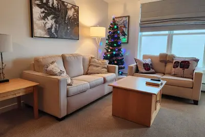 Image de Stratton Long Trail 5 Star Condo only Steps to the Lifts & Village