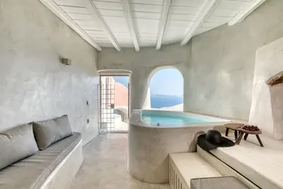 Image de Marble Sun Suite with Hot Tub and Valdera View by Caldera Houses