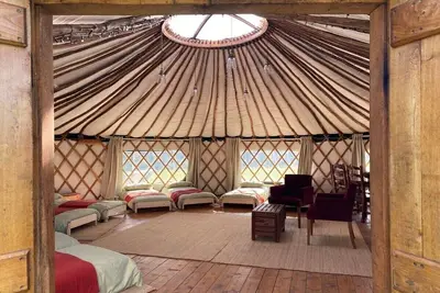 Image de Redwood - the Big yurt