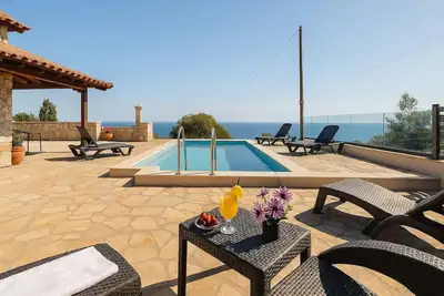 Image de Sea Breeze & Stunning Views - Pool Dream Gem
