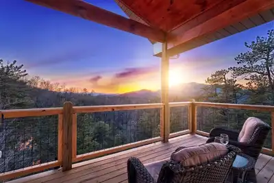Image de Killer Mtn Sunset Views | Hot Tub | Modern, Cozy!