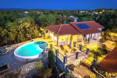 Image de Villa avec piscine et climatisation