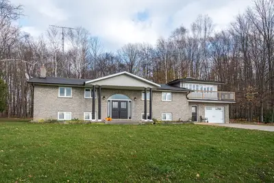 Image de The Hideaway -  35 Acres with Hot Tub, Fire Pit, & Bbq