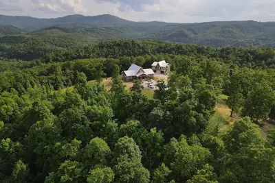 Image de Luxury Lodge with Ride-In-Ride-Out Location - WiFi - Sweeping Mountain Views