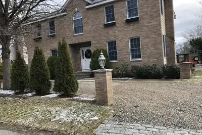 Image de Wonderfully Spacious Poppy beach house walk to water and market place 3br-4 bath