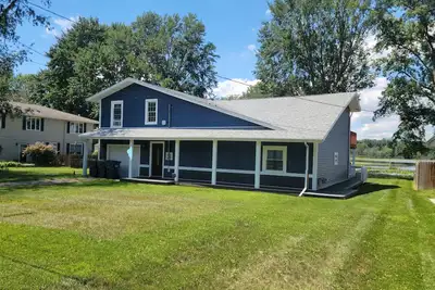 Image de 5-Bedroom All-Sports Lake Retreat: Hot Tub, Wi-Fi, Fire Pit, Kayaks& Boat Rental