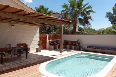 Image de Villa climatisée avec piscine
