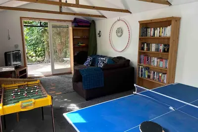 Image de Cosy traditional cottage with parking and garden