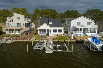 Image de Waterfront Getaway with Sunsets and Bald Eagles for Company