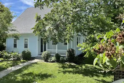 In Town Hideaway for a Block Island Getaway! ! !