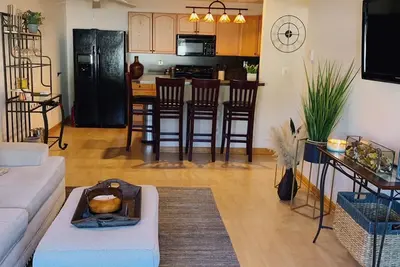 Image de 1 Block from Beach, Fully Furnished Summer Rental