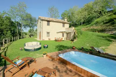 Image de Séjour de luxe avec jardin