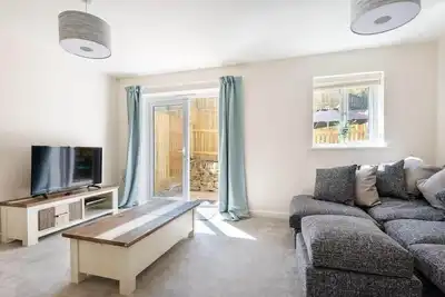 Image de Modern Townhouse, Short Walk to Beach