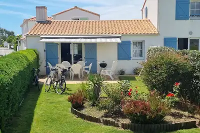 Image de \"La Vendéenne\" maison dans résidence avec piscine, proche plage.