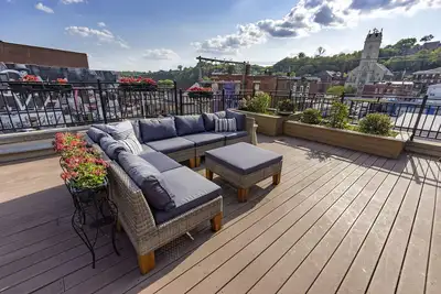 Image de 233 Main Street Penthouse