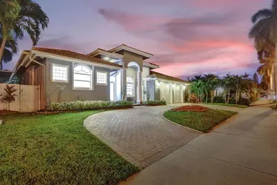 Image de Luxurious 6br Close to Beach with Pool/Game Room