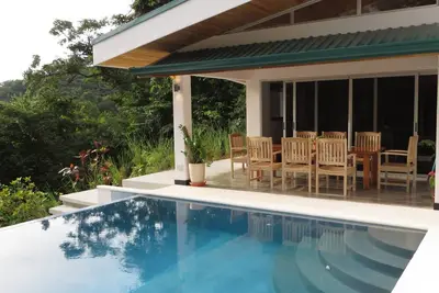 Image de Modern Hill top Home with a Beautiful Tropical View