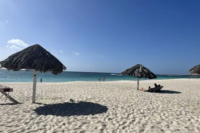 Image de Luxurious Beachfront 2-Bedroom/2 Bath Condo - Eagle Beach