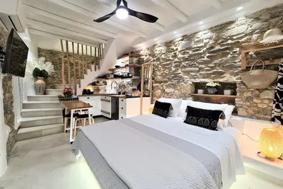 Image de 2Storey Luxury Studio with Veranda Castle Old Town { Manda Old Town }