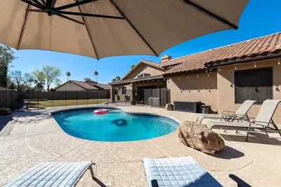 Image de N. Scottsdale Retreat W/ Heated Pool & Hot Tub!