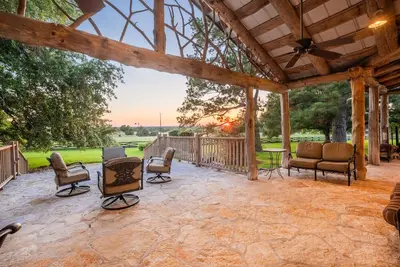 Image de Idyllic 'Century Oaks Farm' in New Ulm on 46 Acres