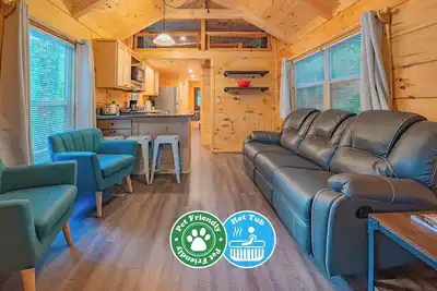 Image de Ernie Cabin | Wauhatchie Woodlands Tiny Cabin