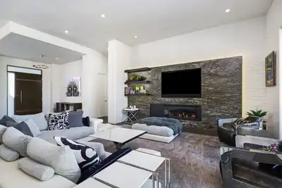 Image de Elegant Grayhawk Getaway - King Suites, Office & Premium Grayhawk Location