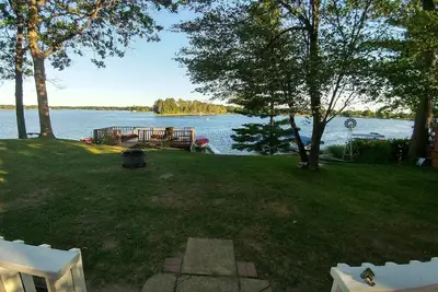 Image de Exquisite Cabin on Beautiful Long Lake