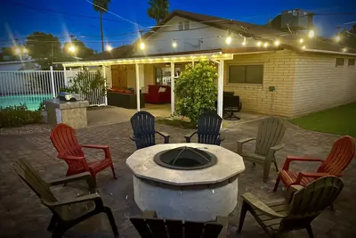 Image de New 3 Br Home - Private pool & Backyard Oasis with Bbq Grill, Firepit, Turf