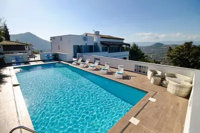 Image de Vaste villa vue mer et Estérel