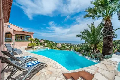 Image de Luxueuse villa aux Issambres avec piscine et sauna