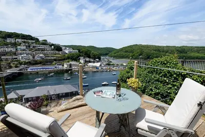 Beautiful house with river views, close to the town centre.