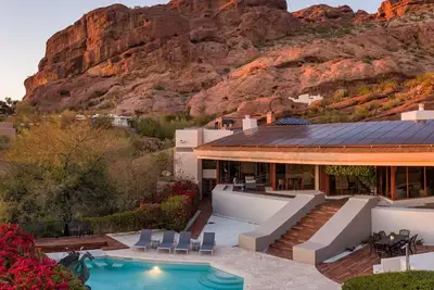 Peaceful Refuge on Camelback Mountain