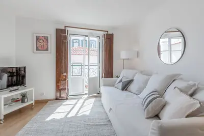 Light Filled Typical Apt at Alfama, by TimeCooler