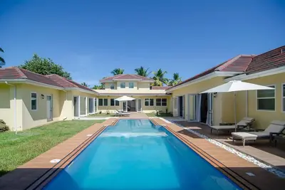 Image de Luxury 5-bedroom villa in exclusive oceanfront complex