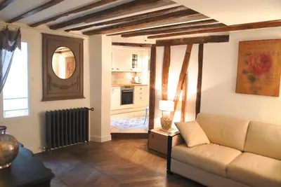 Image de Ecrin Robespierre -  Appartement Cosy dans un bâtiment historique - climatisé