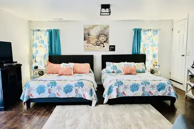 Image de Cozy Seaside Studio - just mins from beach - Free Ev Charging.