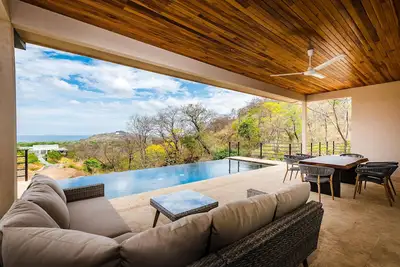 Image de Luxury home with ocean view and private pool - At Mar Vista Gated Community