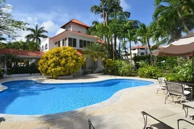 Image de 6bd 6bth luxury party villa in central Sosua, guest-friendly, near everything!