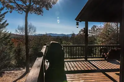 Image de Big Papa Bear Cub House w/ Hot Tub & Mountain View