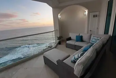 Image de Spectacular Oceanfront Sunset View Condo in Rosarito w Heated Pool & Jacuzzis.