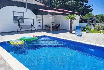 Image de Merveilleuse maison de vacances privée avec piscine privée, climatisation, Wifi, Tv et terrasse