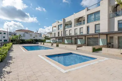 Image de Appartement de vacances \"Duplex La Nau B\" à proximité de la ville et de la plage