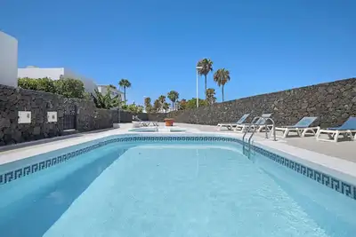 Image de Villa \"Ventolera\" avec piscine, Wi-Fi rapide, jardin et terrasse