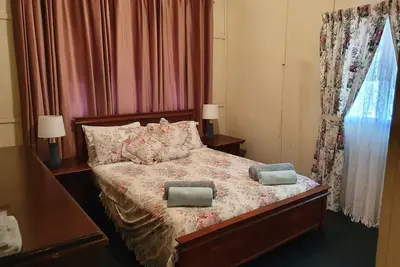 Image de Meyenburg House, KayEd Queen Room with shared bathroom