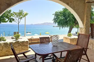 Image de Villa en bord de mer à Rhodes | Relax Seaside House | 4 chambres | Vue panoramique sur la mer | Char