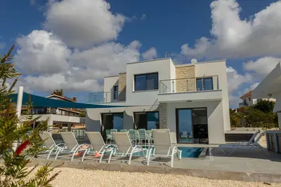 Image de Villa de luxe à Paphos | Villa Aldebaran | Villa 5 chambres | Piscine privée | Superbes vues sur la