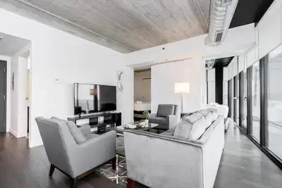 Image de (1703)Downtown Glasshouse Sophisticated 2br1bath +Fast WiFi(311)