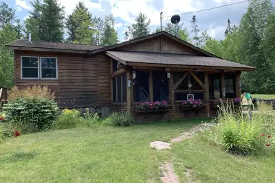Image de Cedar + Pine-Finnish Sauna, Xc Skiing, Snowmobiling