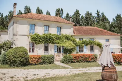 Image de Ancien moulin au milieu des vignes avec piscine - La Principale